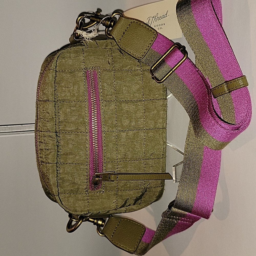 UNIVERSAL THREAD OLIVE GREEN CROSSBODY BAG